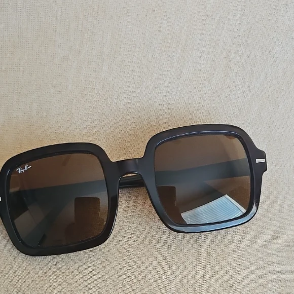 Ray-Ban Black Square Retro Sunglasses - Picture 4 of 5
